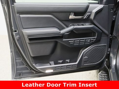 Used 2025 Toyota 4Runner Limited image 12