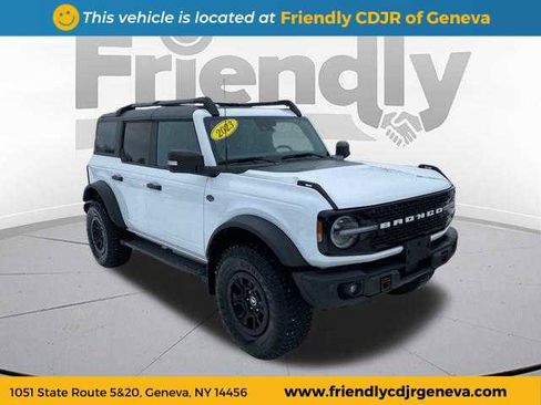 Used 2023 Ford Bronco Wildtrak image 3