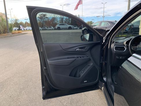 Used 2022 Chevrolet Equinox Premier image 11
