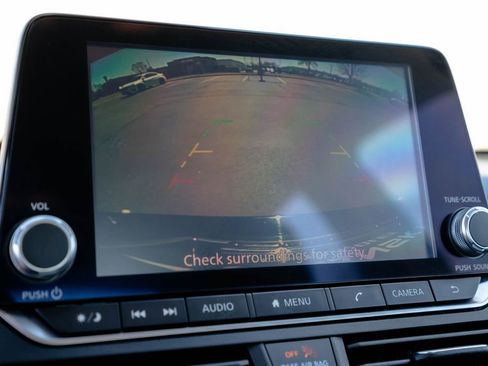 Used 2024 Nissan Altima 2.5 SV FWD image 27