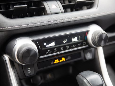 Used 2024 Toyota RAV4 LE image 9