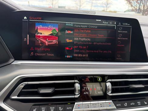 Used 2023 BMW X6 xDrive40i w/ M Sport Package image 26