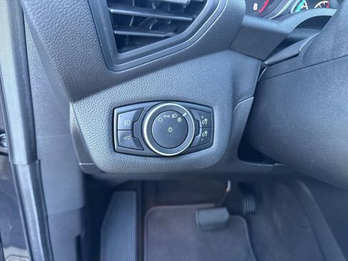 Used 2019 Ford Escape SEL image 17