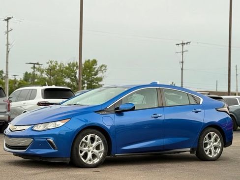 Used 2018 Chevrolet Volt Premier w/ Driver Confidence Package FWD image 33