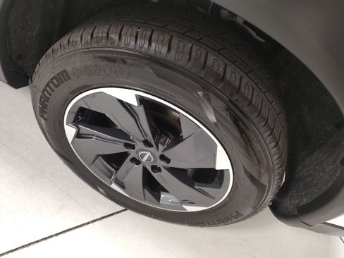 Used 2024 Nissan Rogue SV AWD/4WD image 15