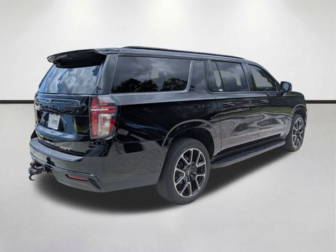 Used 2023 Chevrolet Suburban RST w/ Luxury Package AWD/4WD image 4