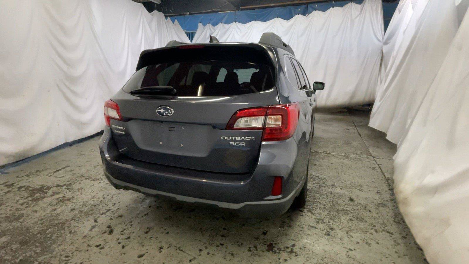 Used 2016 Subaru Outback 3.6R Limited AWD/4WD image 7
