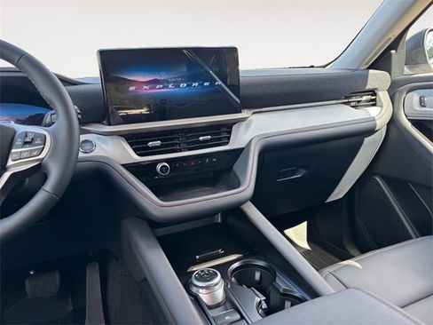 New 2025 Ford Explorer Active w/ Active Comfort Package image 11
