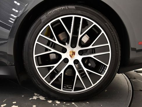 Used 2025 Porsche Taycan image 14