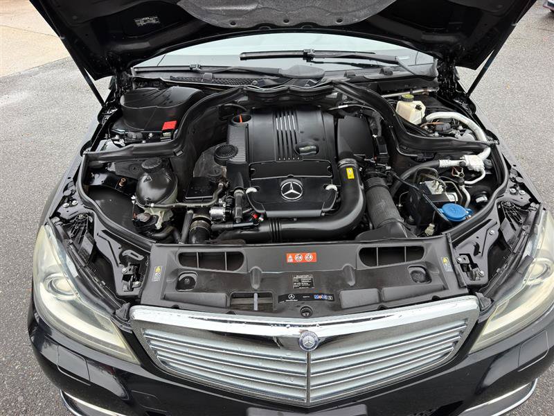 Used 2012 Mercedes-Benz C 250 Sedan w/ Multimedia Pkg image 9