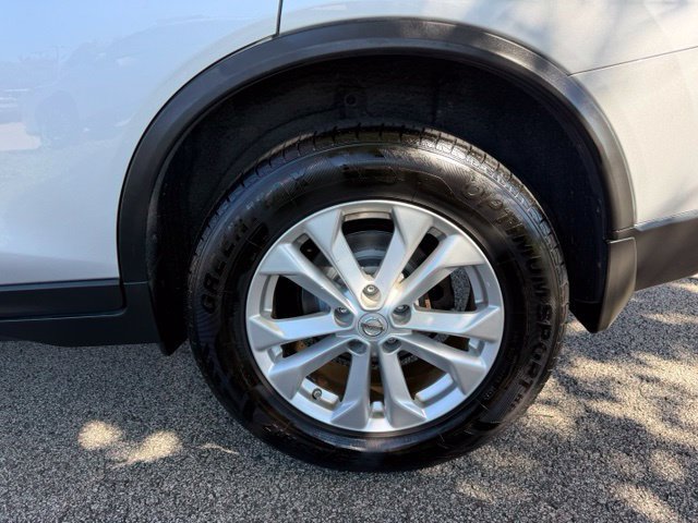 Used 2016 Nissan Rogue SV AWD/4WD image 28