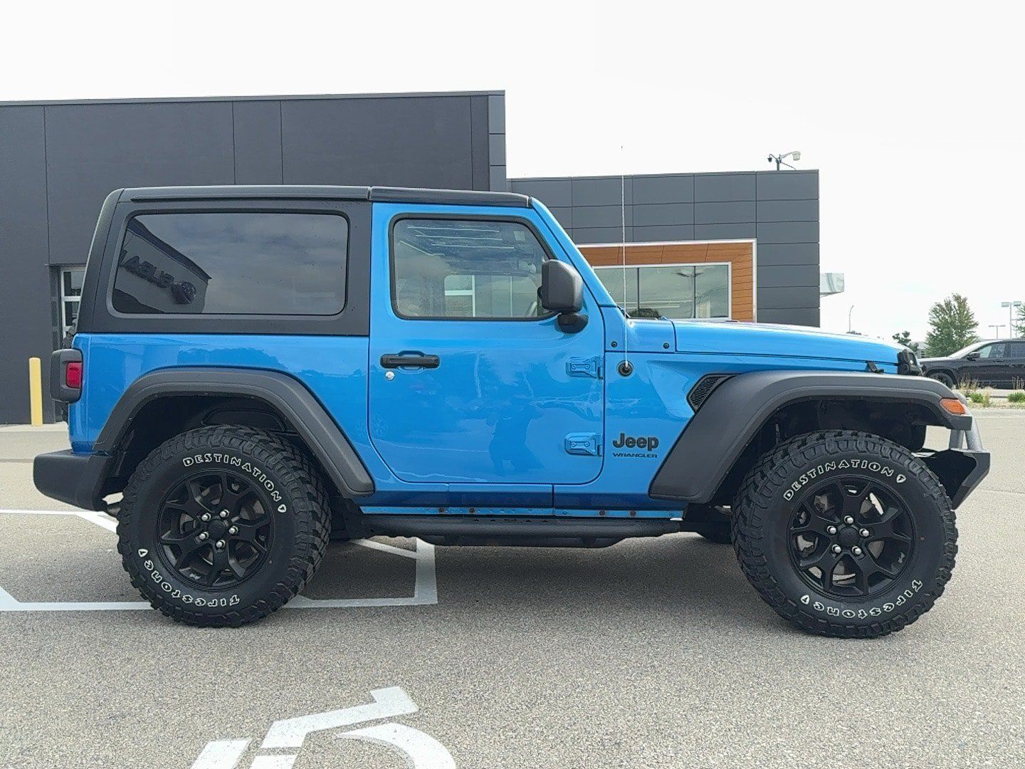 Used 2022 Jeep Wrangler Sport AWD/4WD image 8