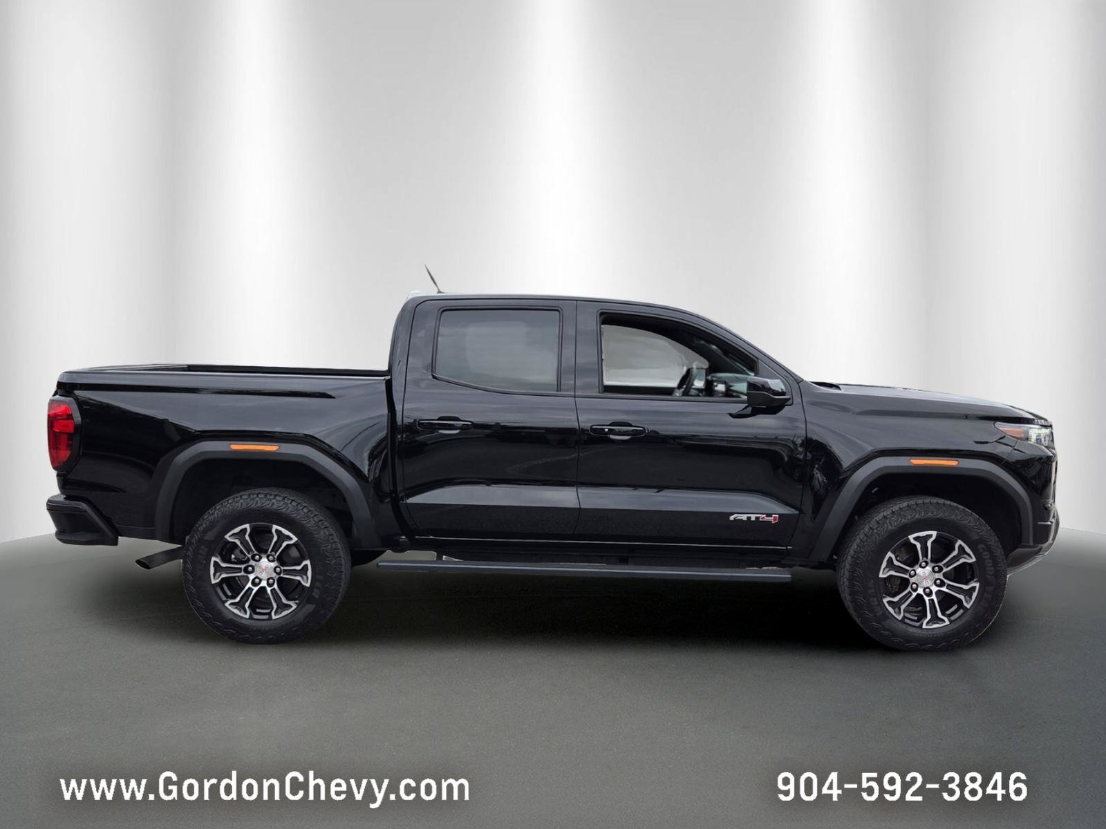 Used 2024 GMC Canyon AT4 AWD/4WD image 7