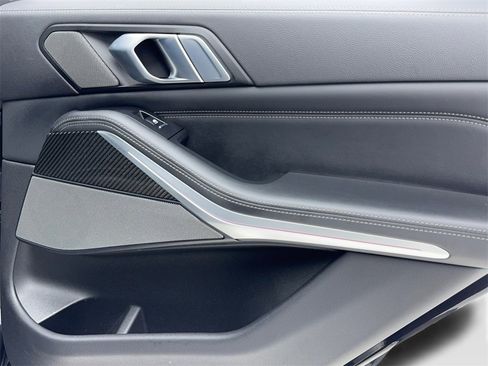 Used 2022 BMW X5 M50i image 54