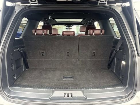 Used 2023 Ford Expedition Limited image 7