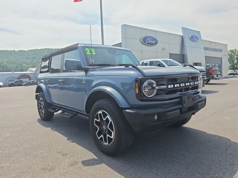 Used 2023 Ford Bronco Outer Banks AWD/4WD image 1