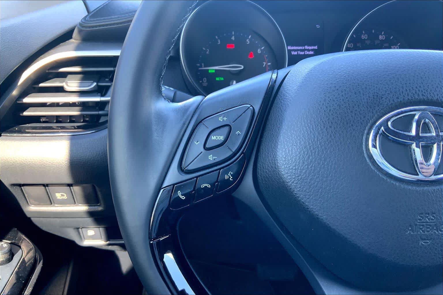 Used 2019 Toyota C-HR XLE FWD image 23