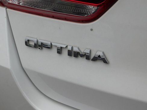 Used 2018 Kia Optima LX w/ 17" Alloy Wheels Package image 6