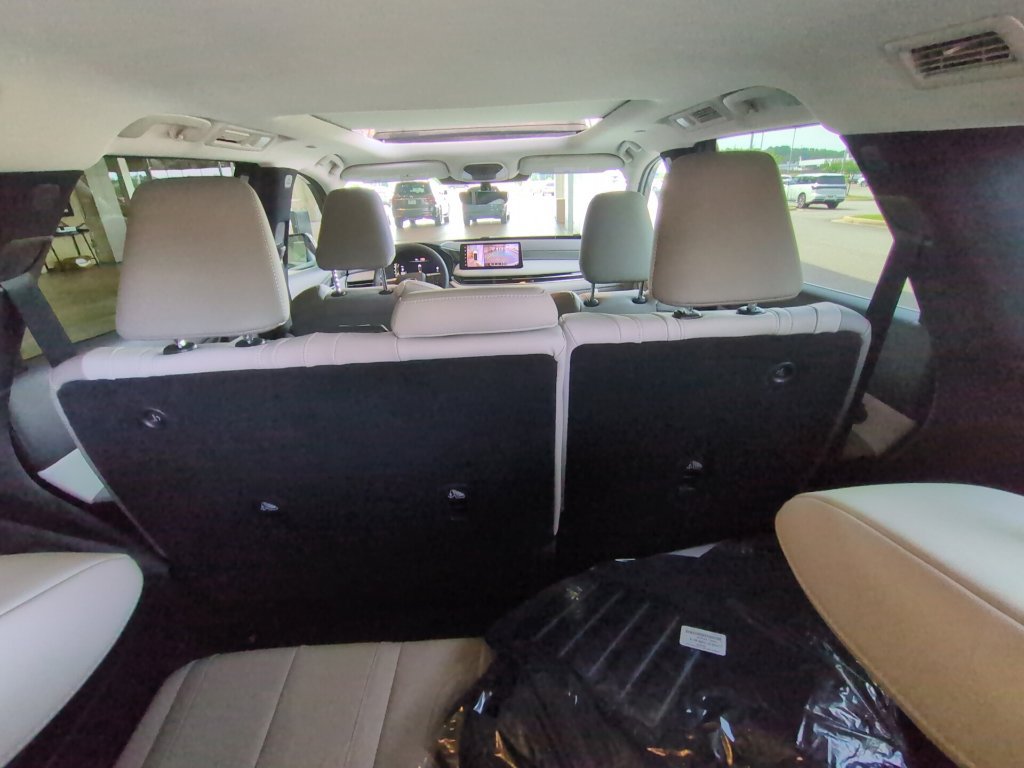 Certified 2027 INFINITI QX60 Luxe w/ Cargo Package FWD image 35