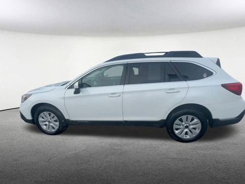 Used 2018 Subaru Outback 2.5i Premium image 6