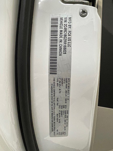 Used 2024 Chrysler Pacifica Touring-L FWD image 28