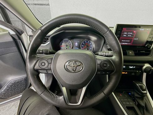 Certified 2019 Toyota RAV4 XLE w/ Convenience Package AWD/4WD image 11