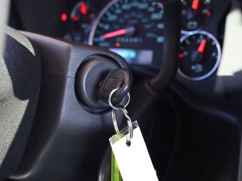 Used 2022 Chevrolet Express 3500 w/ Driver Convenience Package image 32