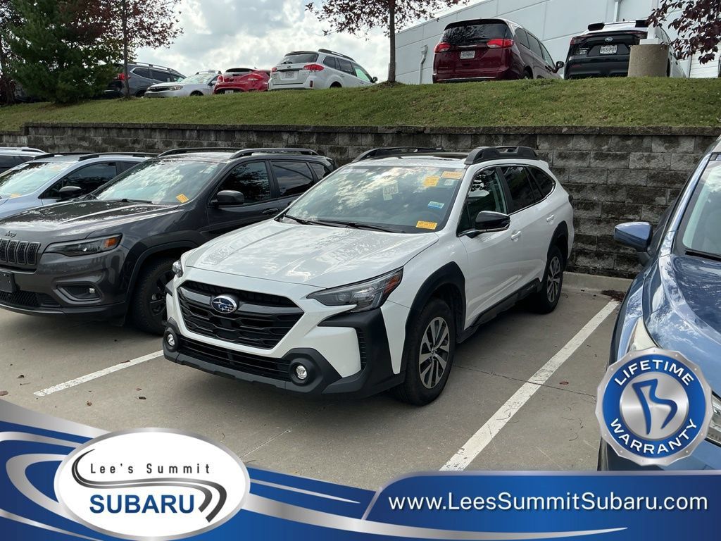 Certified 2025 Subaru Outback Premium AWD/4WD image 1