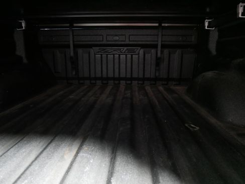 Used 2019 Chevrolet Colorado ZR2 w/ ZR2 Midnight Special Edition image 18