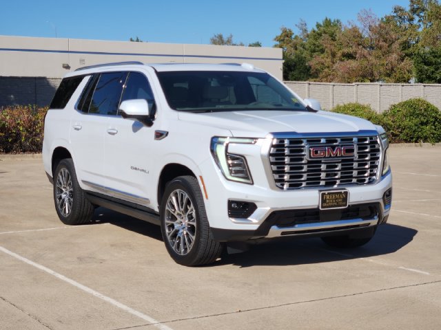 Used 2026 GMC Yukon Denali w/ Sun & Power Step Package AWD/4WD image 3