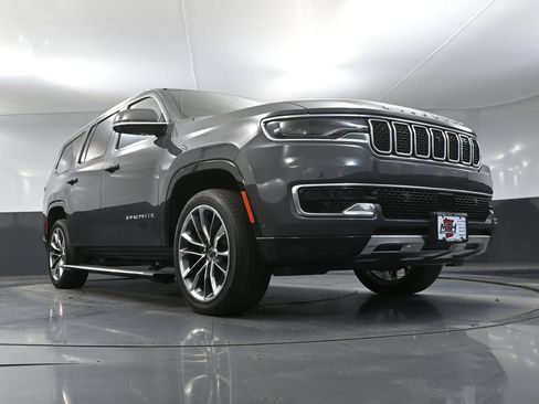 Used 2022 Jeep Wagoneer Series III w/ Premium Group I AWD/4WD image 70