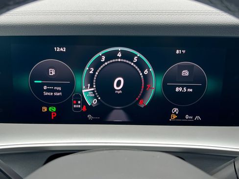 New 2026 Volkswagen Tiguan SE R-Line AWD/4WD image 18