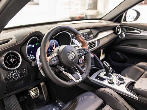 New 2025 Alfa Romeo Stelvio Sprint AWD/4WD image 21