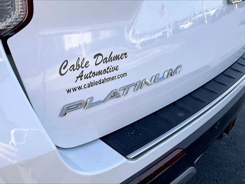 Used 2022 Ford Explorer Platinum w/ Equipment Group 601A image 8