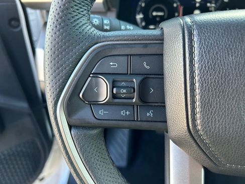 Used 2025 Toyota Tacoma TRD Off-Road image 13