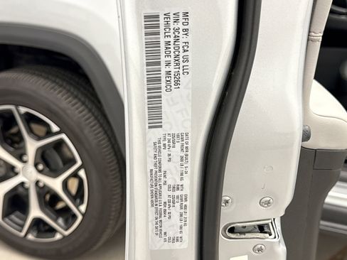 Used 2024 Jeep Compass Limited w/ Sun and Sound Group image 25