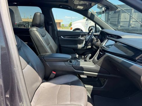 Used 2022 Cadillac XT6 Premium Luxury FWD image 32