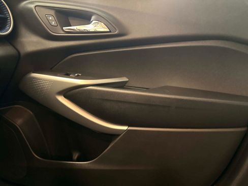 Used 2025 Chevrolet Trax LS w/ LS Convenience Package image 22