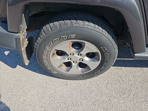 Used 2017 Jeep Wrangler Unlimited Sahara image 11