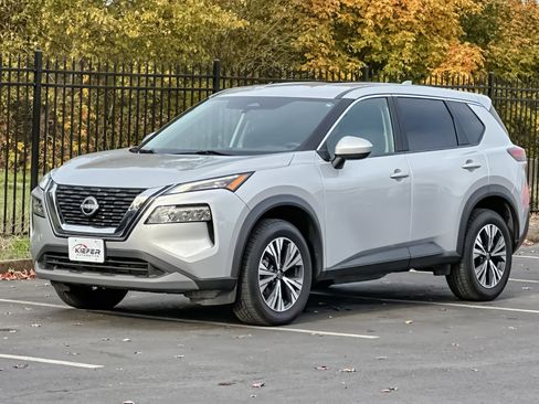 Used 2023 Nissan Rogue SV image 7