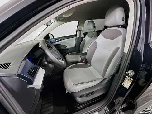 Used 2023 Volkswagen Taos SE image 20