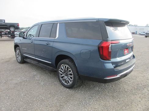 New 2026 GMC Yukon XL Elevation w/ Elevation Premium Package AWD/4WD image 6