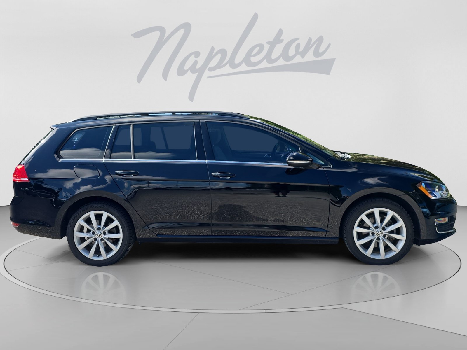 Used 2017 Volkswagen Golf SE FWD image 7