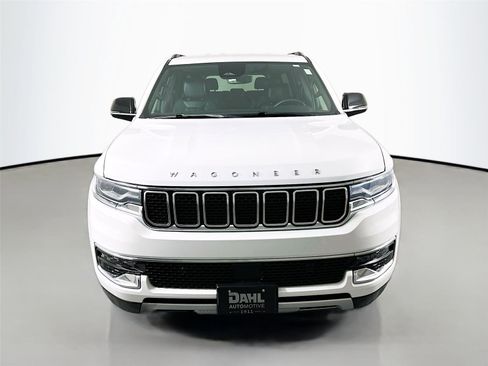 Used 2024 Jeep Wagoneer L Series II w/ Flexible Seating Group AWD/4WD image 3