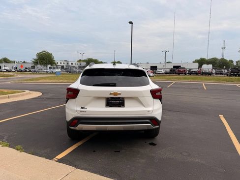 Used 2024 Chevrolet Trax LT w/ Driver Confidence Package FWD image 7
