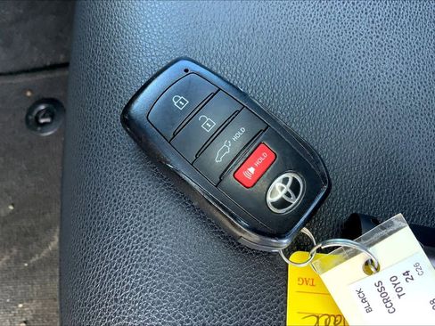 Used 2024 Toyota Corolla Cross XLE w/ Convenience Package image 15