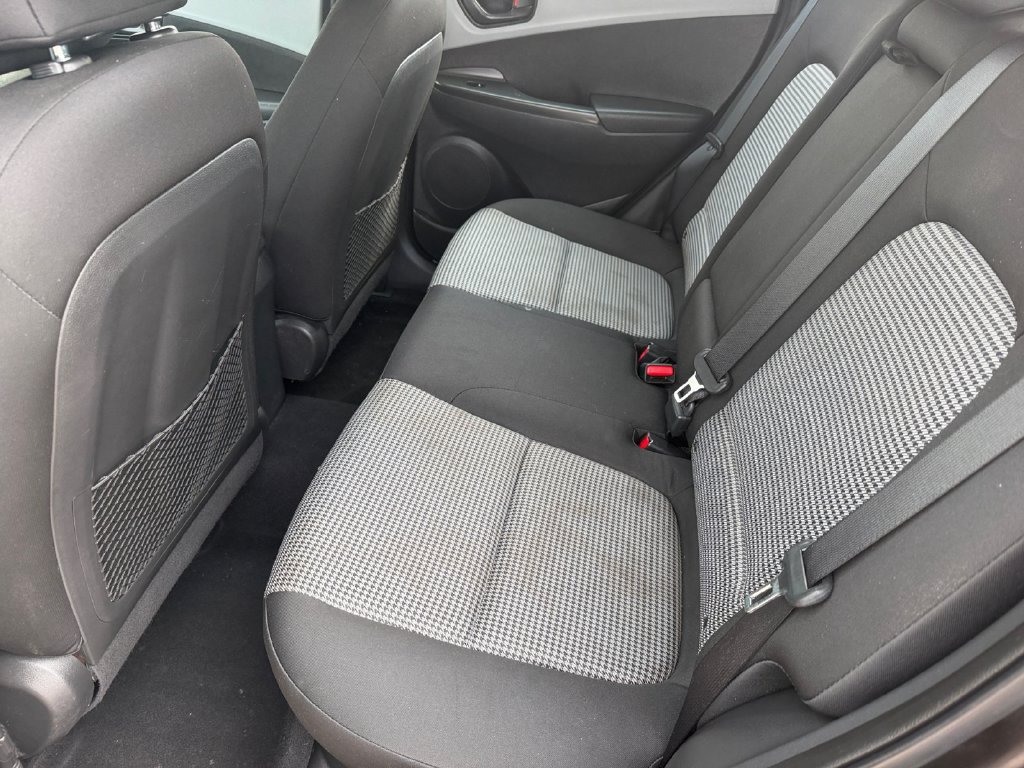 Used 2021 Hyundai Kona SE FWD image 13