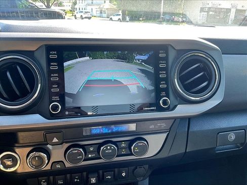 Used 2023 Toyota Tacoma TRD Sport w/ Technology Package AWD/4WD image 19