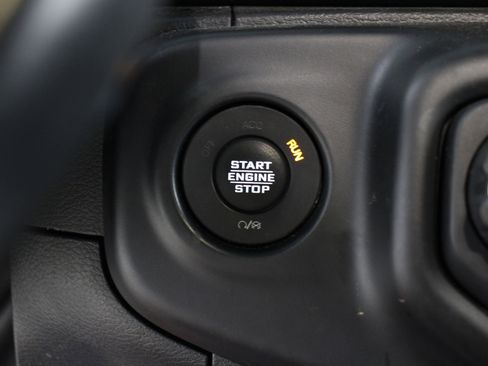 Used 2022 Jeep Wrangler Unlimited Sahara image 19