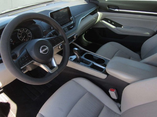 Used 2023 Nissan Altima 2.5 SV FWD image 14